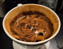 A profile image of anisacakesandbakes